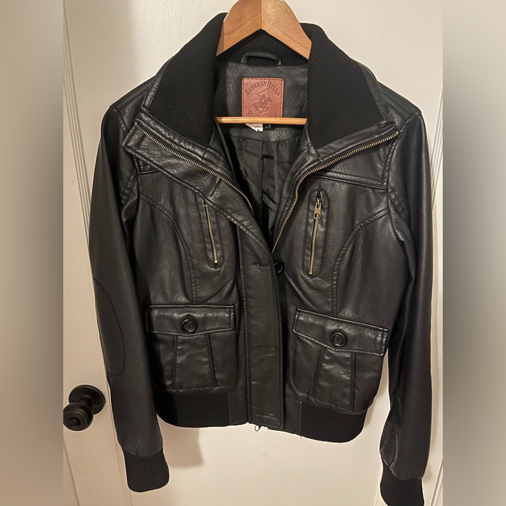 Great cropped jacket with wide collar